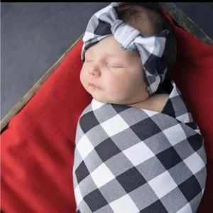 Nwt Milk Made Goods
Baby Swaddle And Hairbow / New Baby Gift